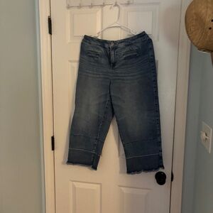 Talbot 8P, Wide leg, cropped stretch jeans. Perfect condition.